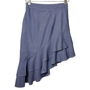 😊 3/$30 
NEW🏷 Woman’s Ruffle Tiered Skirt Blue Size 2